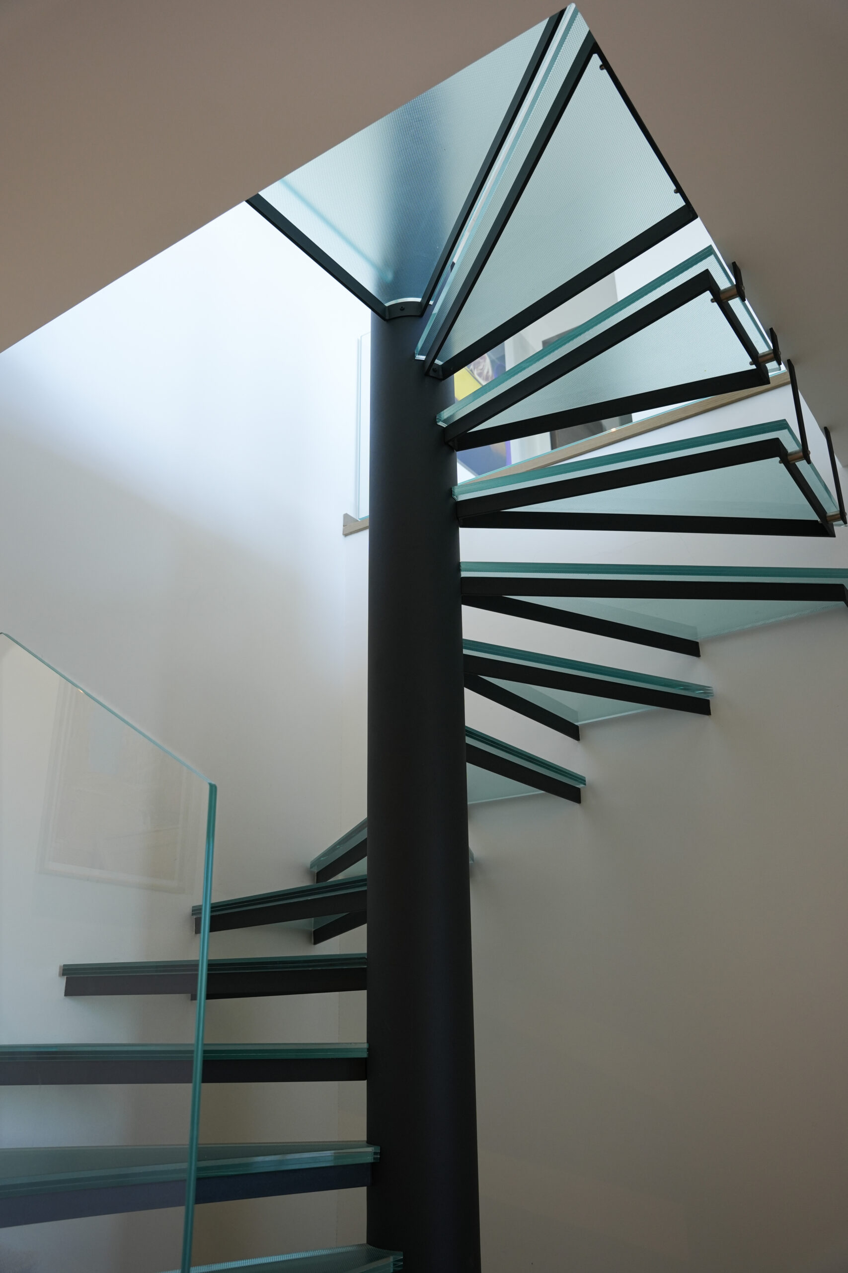 A09FD715-7E85-4D65-A52C-798F9DF62A2A